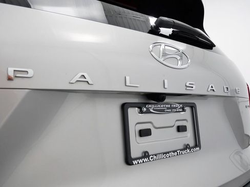 Used 2024 Hyundai Palisade Limited AWD/4WD image 9