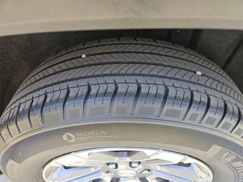 Used 2025 GMC Terrain Elevation image 25