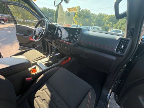 Used 2026 Nissan Frontier PRO-4X AWD/4WD image 29