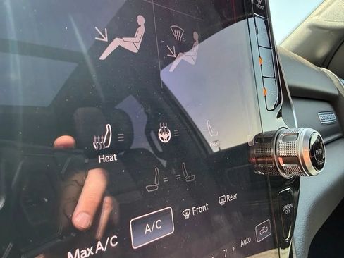 Used 2025 RAM 1500 Big Horn AWD/4WD image 19