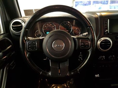 Used 2018 Jeep Wrangler Unlimited Sahara w/ Connectivity Group image 15