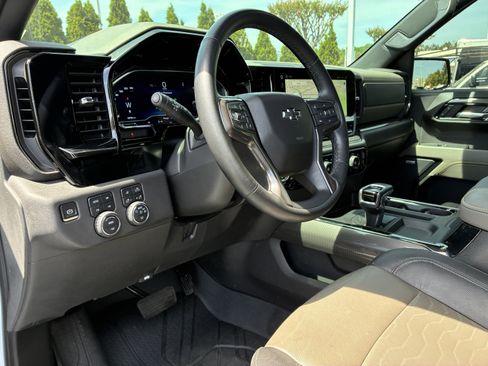 Used 2023 Chevrolet Silverado 1500 ZR2 image 24