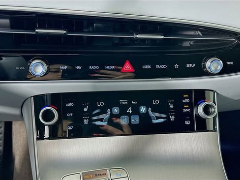 New 2026 Genesis GV70 2.5T Advanced AWD/4WD image 14