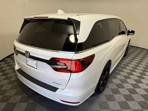 Used 2024 Honda Odyssey Sport image 5
