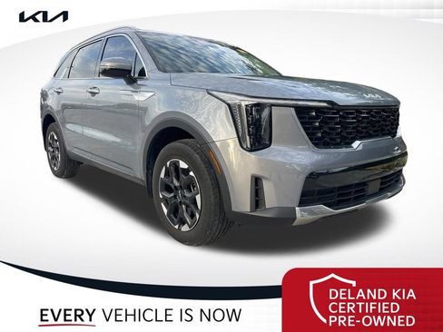 Certified 2025 Kia Sorento S AWD/4WD image 1