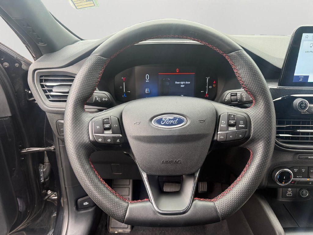 Used 2025 Ford Escape ST-Line Select AWD/4WD image 12