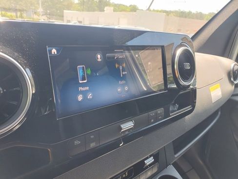 Used 2025 Mercedes-Benz Sprinter 2500 image 28