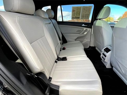 Used 2023 Volkswagen Tiguan SE R-Line image 25