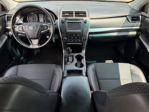 Used 2015 Toyota Camry SE FWD image 11