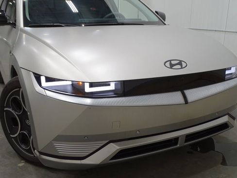 Used 2024 Hyundai Ioniq 5 Limited image 54