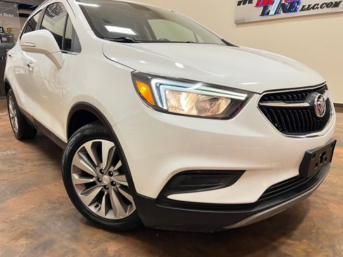 Used 2020 Buick Encore Preferred FWD image 38
