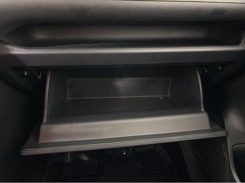 Used 2025 Toyota RAV4 XLE image 33