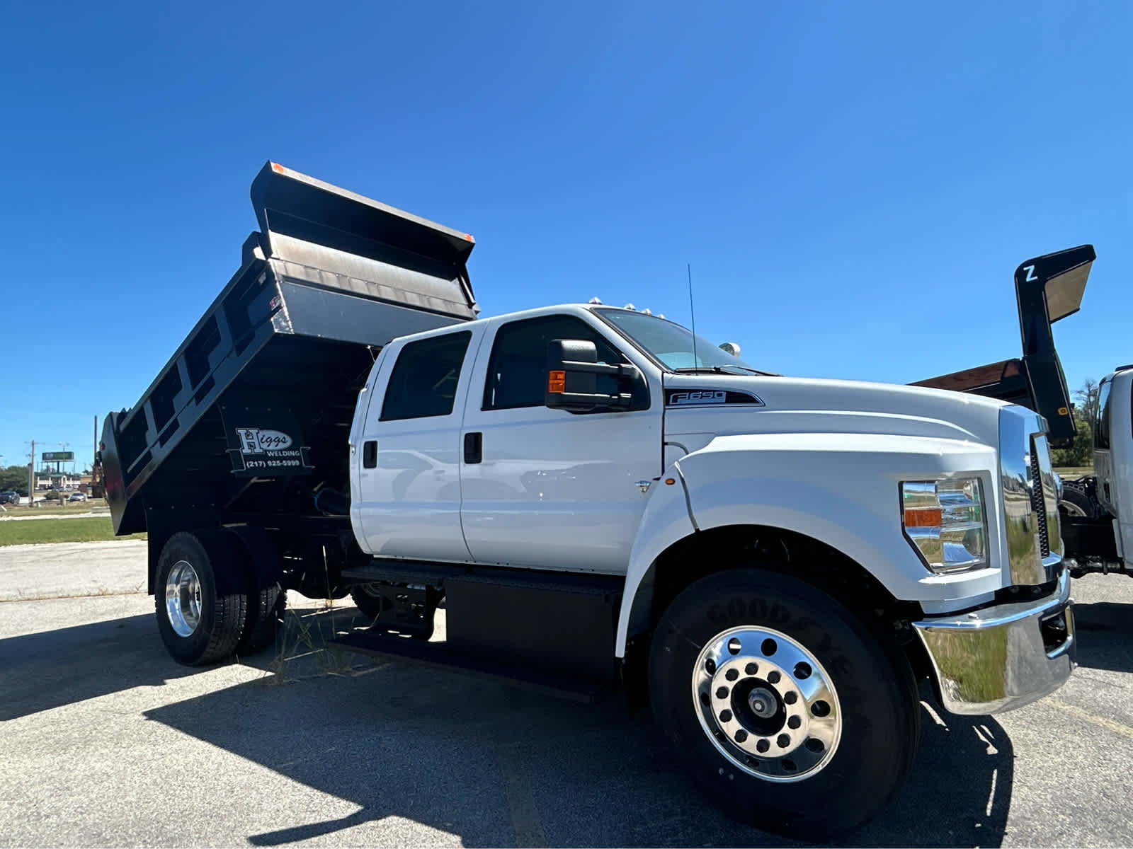 Used 2023 Ford F650 2WD Crew Cab Super Duty image 2