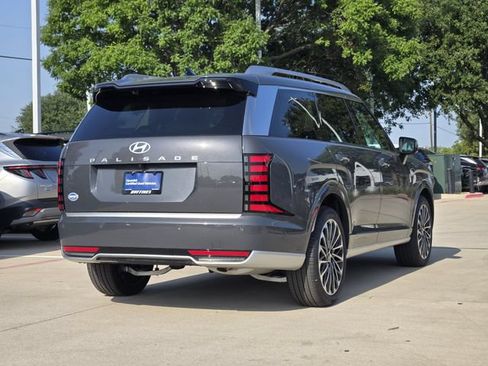 Certified 2026 Hyundai Palisade Calligraphy FWD image 7