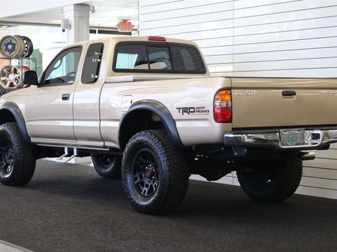 Used 2004 Toyota Tacoma 4x4 Xtracab V6 image 6
