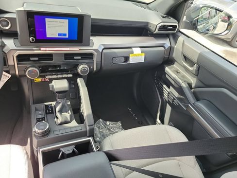 New 2026 Toyota 4Runner SR5 AWD/4WD image 28