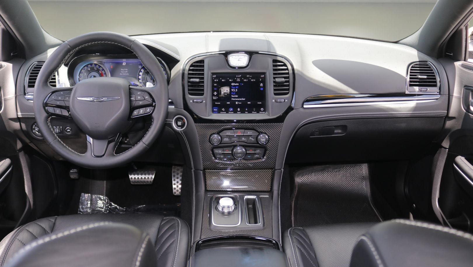 Used 2023 Chrysler 300 C RWD image 13