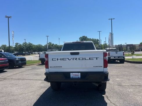 Used 2025 Chevrolet Silverado 2500 Custom w/ Custom Value Package AWD/4WD image 4