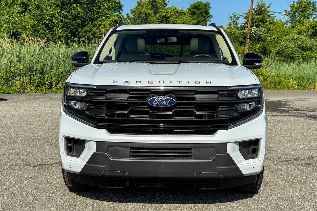Used 2025 Ford Expedition Active AWD/4WD image 8