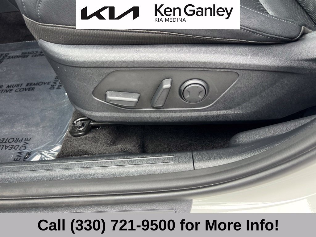Certified 2026 Kia Sportage EX w/ EX Panoramic Sunroof Package AWD/4WD image 26