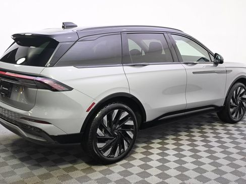 New 2026 Lincoln Nautilus Reserve w/ Jet Appearance Package AWD/4WD image 7