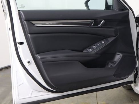 Used 2019 Honda Accord Sport image 18
