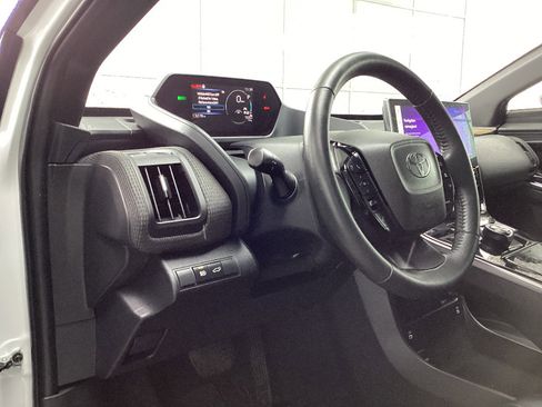 Used 2023 Toyota bZ4X Limited image 14