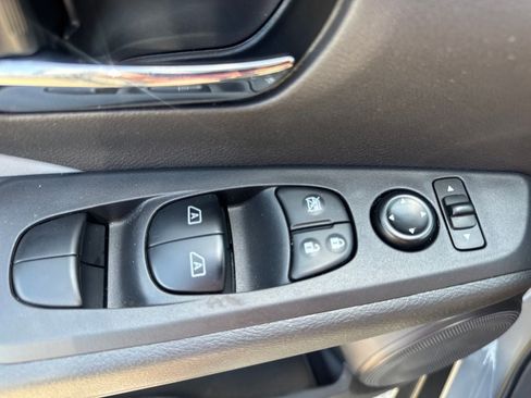 Used 2024 Nissan Kicks SR w/ SR Premium Package FWD image 18