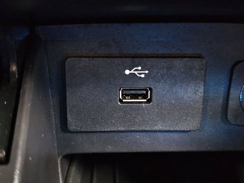 Used 2016 Ford Explorer XLT AWD/4WD image 19