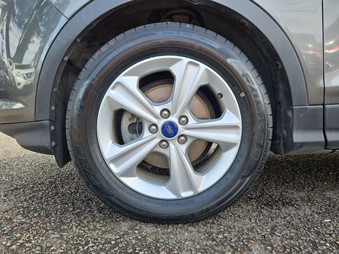 Used 2015 Ford Escape SE image 32