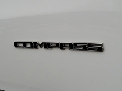 Used 2023 Jeep Compass Latitude image 6