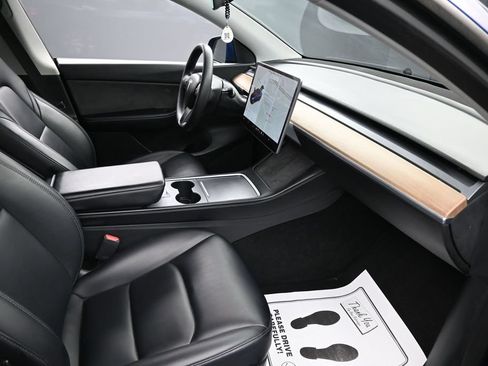 Used 2021 Tesla Model Y Long Range AWD/4WD image 15