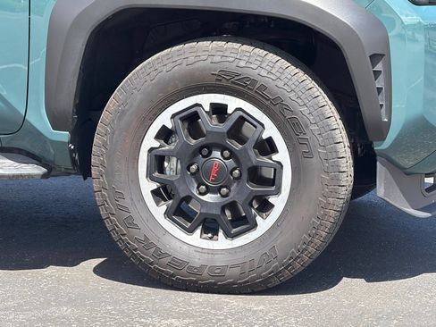 Used 2025 Toyota 4Runner TRD Off-Road Premium AWD/4WD image 38
