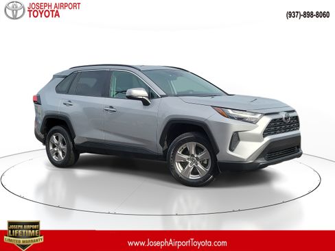 Used 2025 Toyota RAV4 XLE AWD/4WD image 1