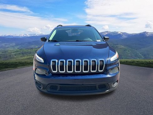 Used 2016 Jeep Cherokee Sport w/ Cold Weather Group FWD image 9