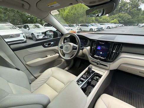 Used 2025 Volvo XC60 B5 Plus w/ Protection Package Premier AWD/4WD image 19