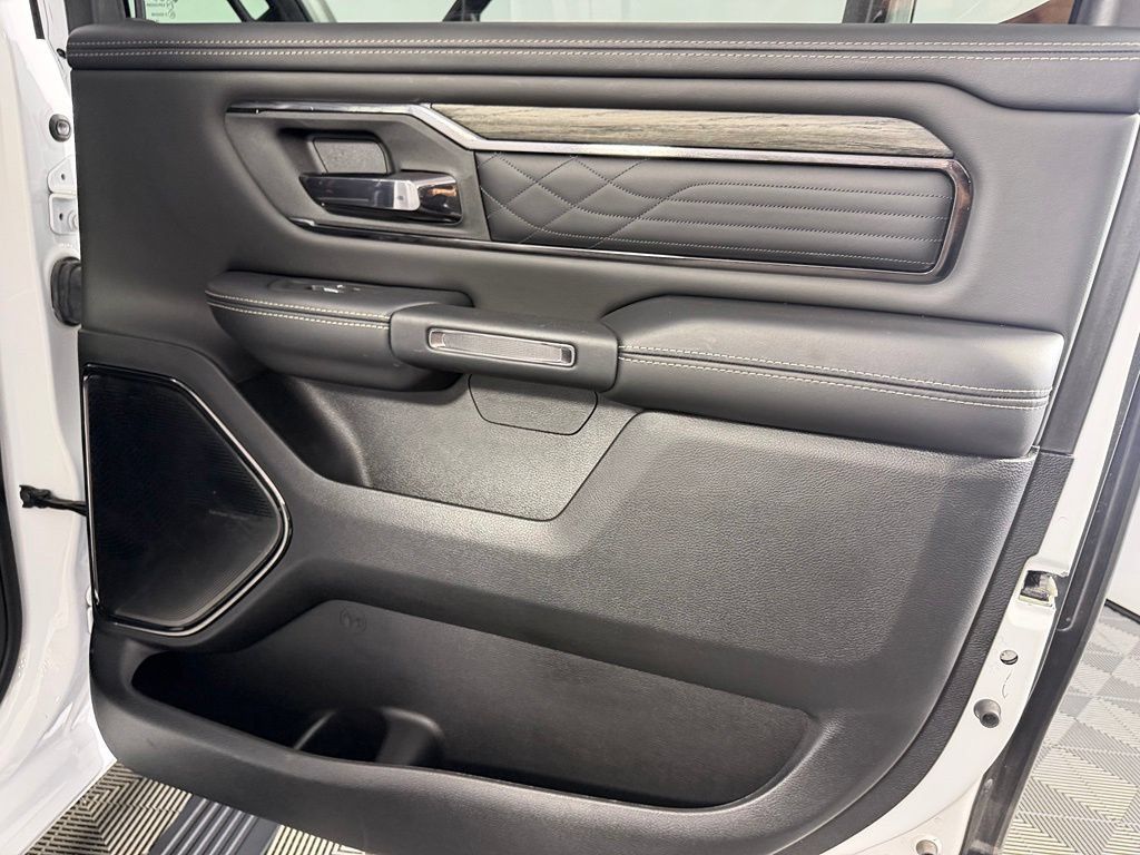 Used 2025 RAM 1500 Limited AWD/4WD image 28