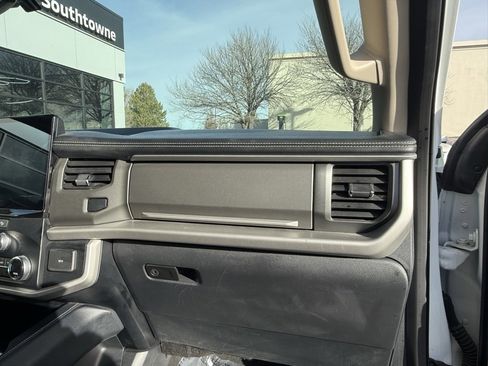 Used 2024 Ford Expedition Max XLT image 28