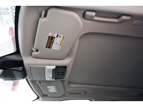 Certified 2022 Nissan Rogue Platinum w/ Head-Up Display Package FWD image 26