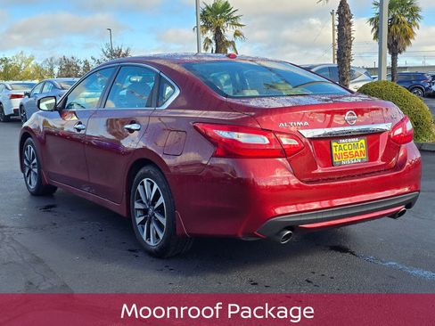 Used 2017 Nissan Altima 2.5 SL w/ Moonroof Package FWD image 3