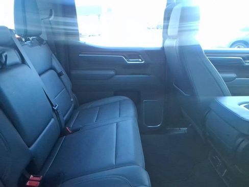 Used 2026 GMC Sierra 1500 SLT AWD/4WD image 9