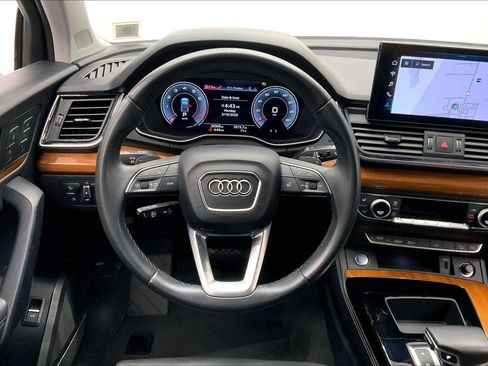 Certified 2023 Audi Q5 2.0T Premium Plus w/ Premium Plus Package image 4