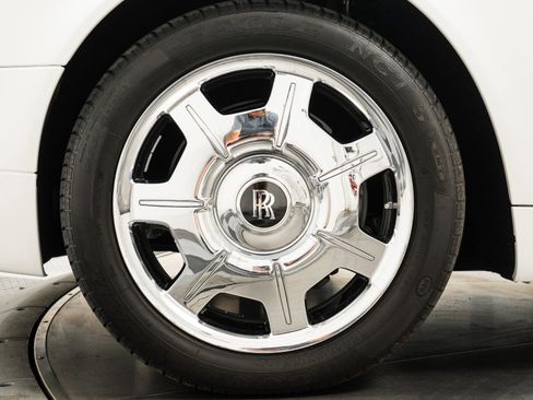 Used 2008 Rolls-Royce Phantom Drophead Coupe RWD image 10