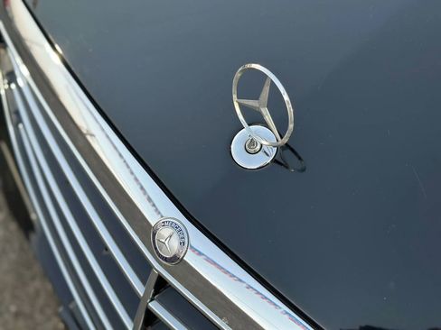 Used 2016 Mercedes-Benz E 350 E 350 4MATIC Sedan 4D image 28