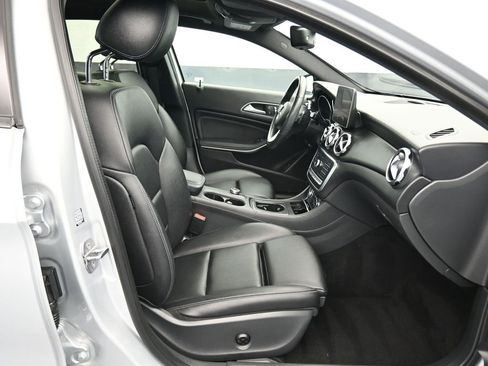 Used 2019 Mercedes-Benz GLA 250 4MATIC image 49