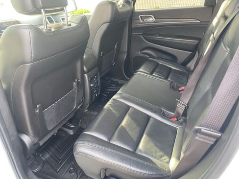Used 2021 Jeep Grand Cherokee Limited AWD/4WD image 24