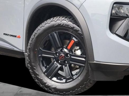Certified 2025 Nissan Rogue SV AWD/4WD image 3