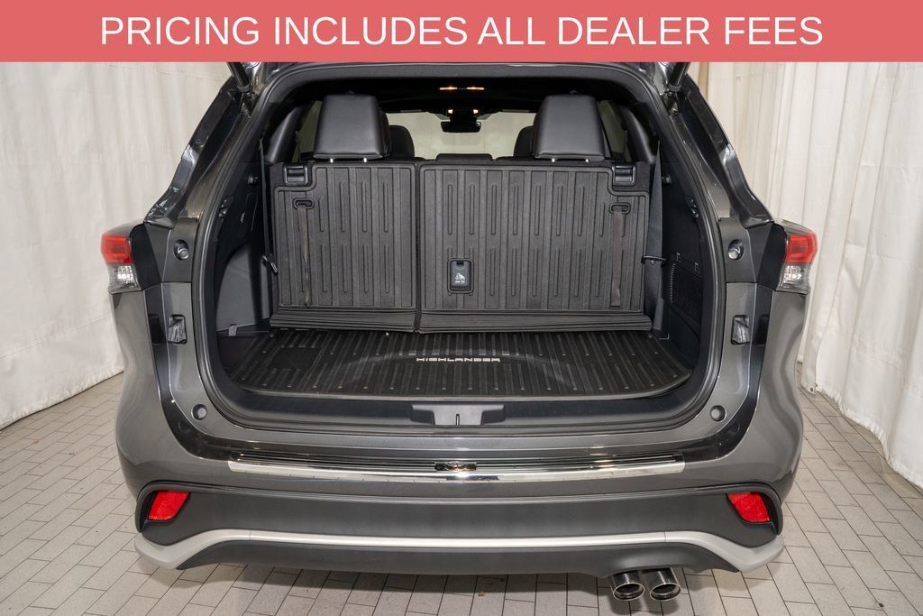 Used 2023 Toyota Highlander XSE AWD/4WD image 5