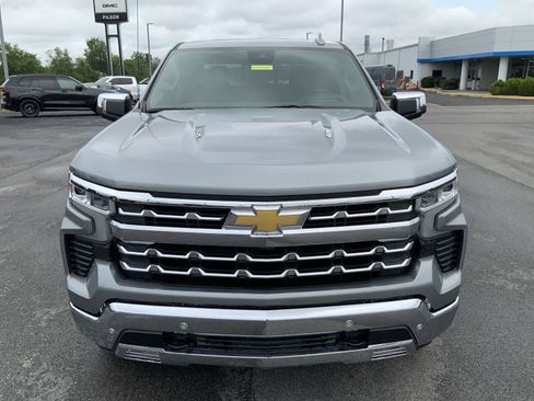 New 2026 Chevrolet Silverado 1500 LTZ w/ LTZ Premium Package AWD/4WD image 3