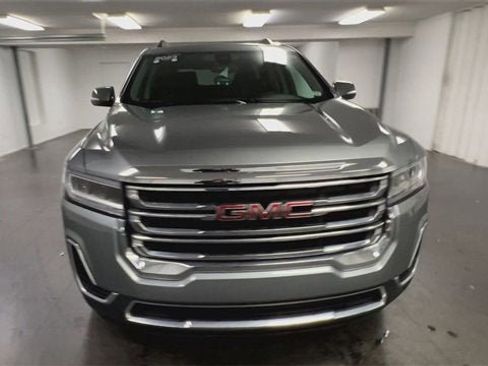 Used 2023 GMC Acadia SLE w/ Driver Convenience Package image 3